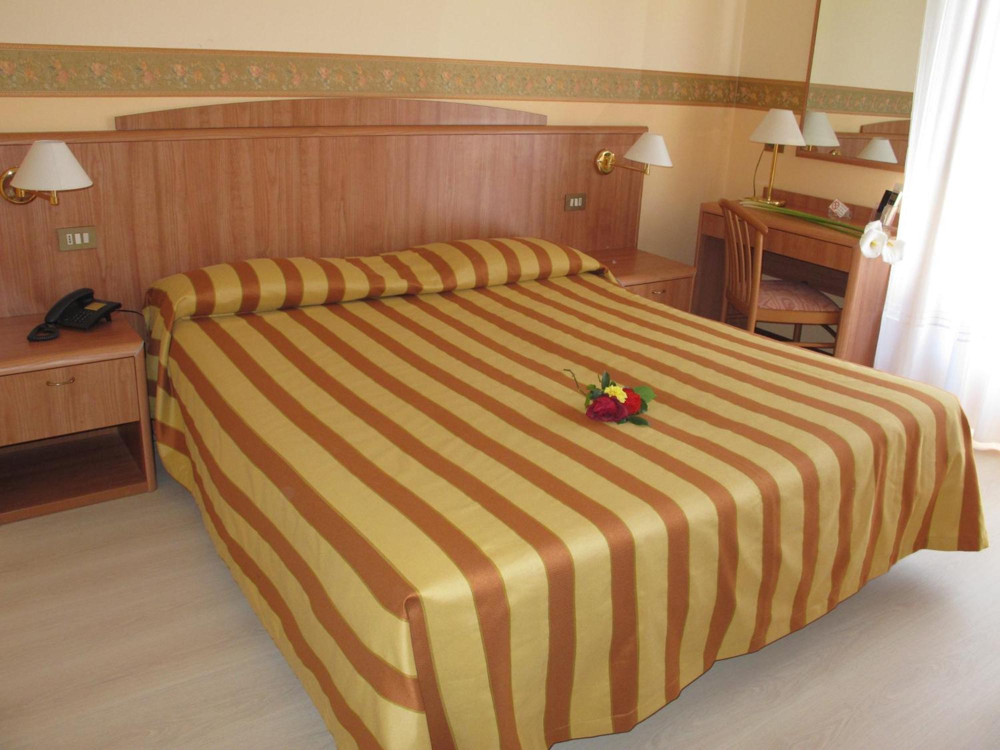 Hotel Smeraldo Lido di Jesolo Rum bild