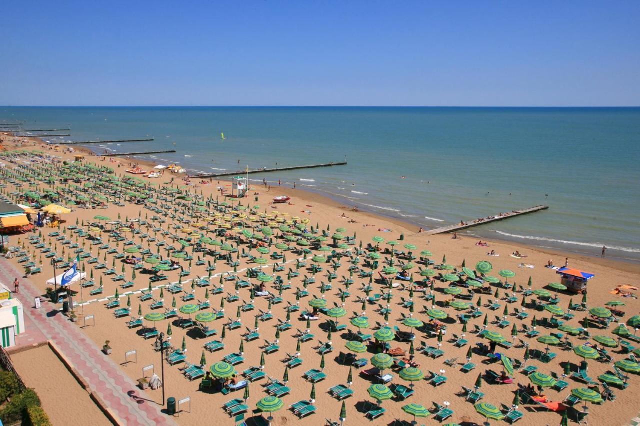 Hotel Smeraldo Lido di Jesolo Exteriör bild